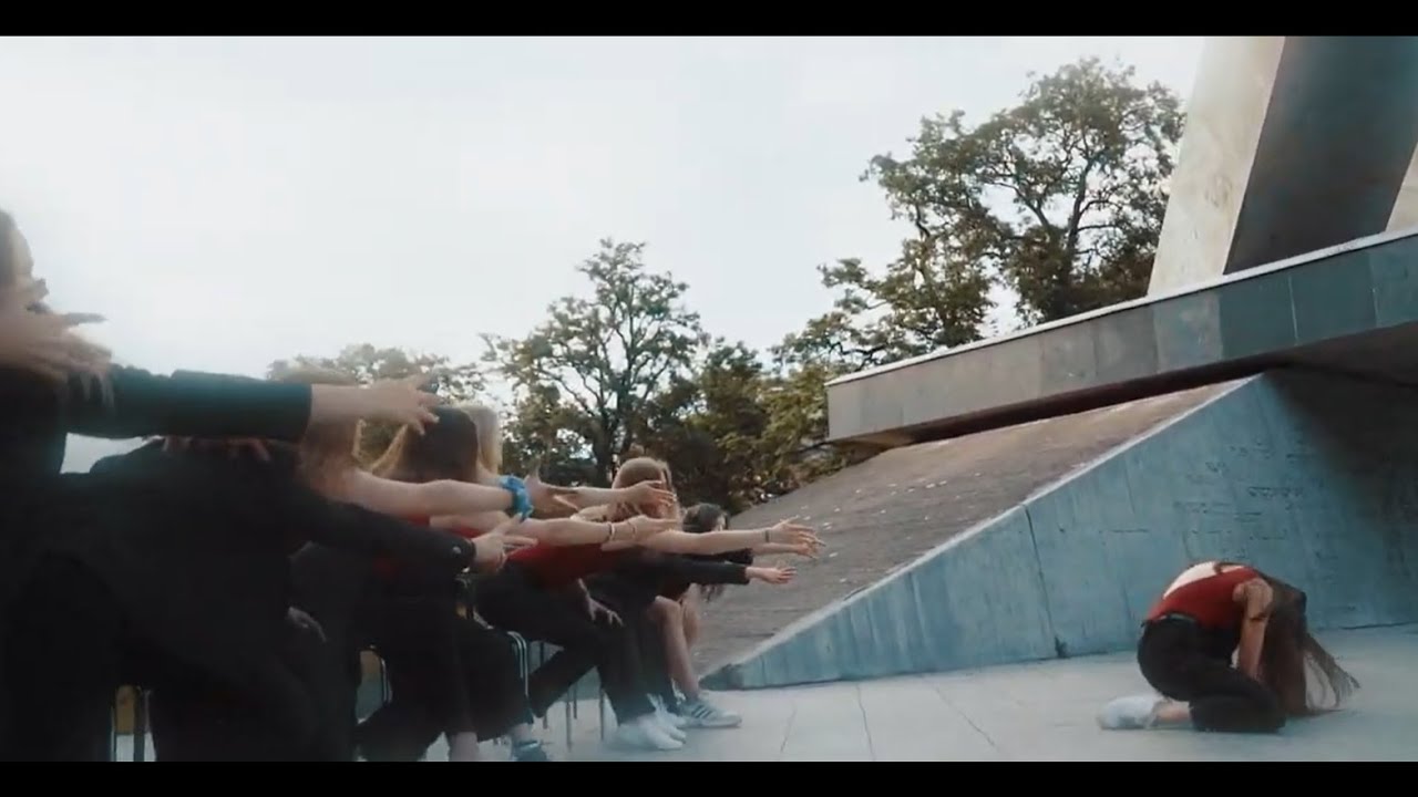 Kontrast: MODERN NOVA FEAT. THE GREATEST SHOWMAN
