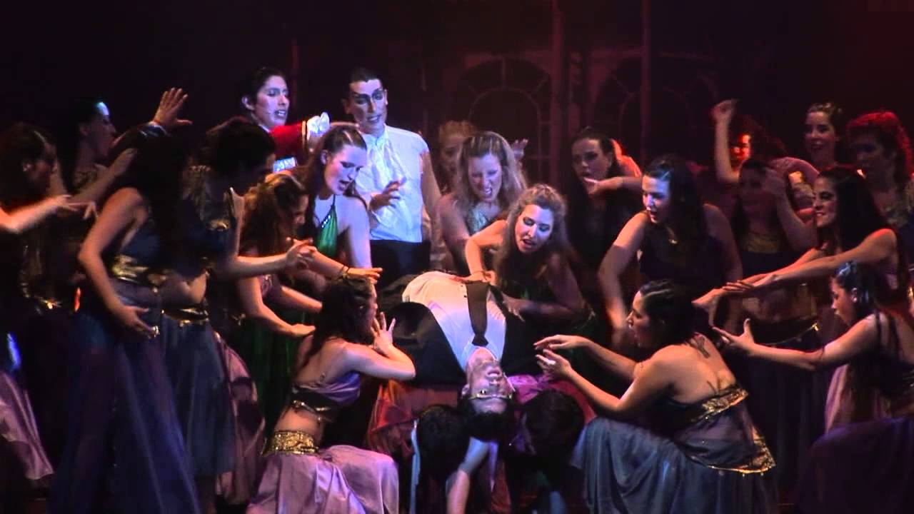 Drácula, el musical - 1er Acto.