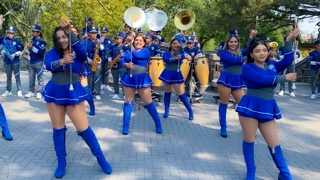 Banda El Carbonero Desfile Salvadoreno de Nueva Jersey