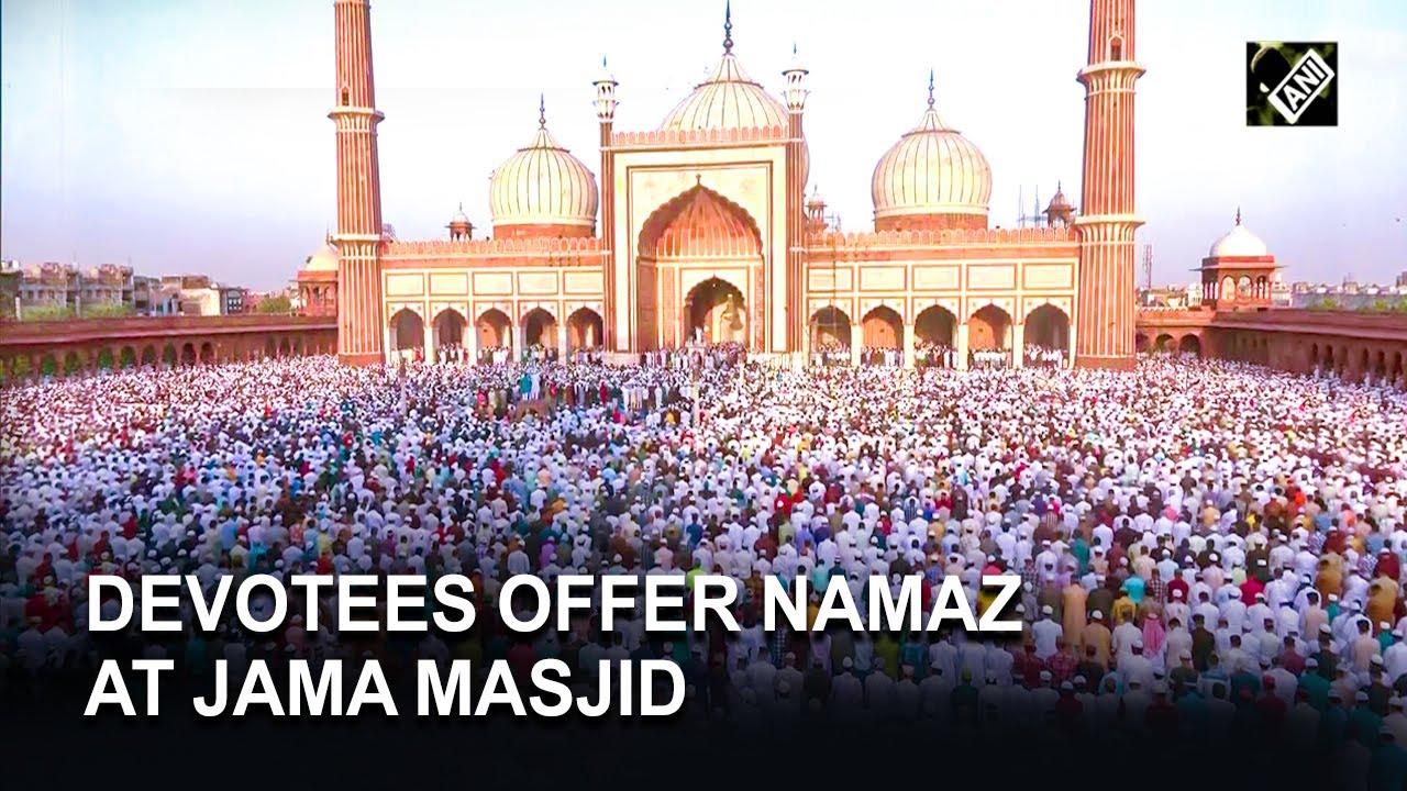 Devotees offer namaz at Delhi's Jama Masjid on Eid-ul-Fitr