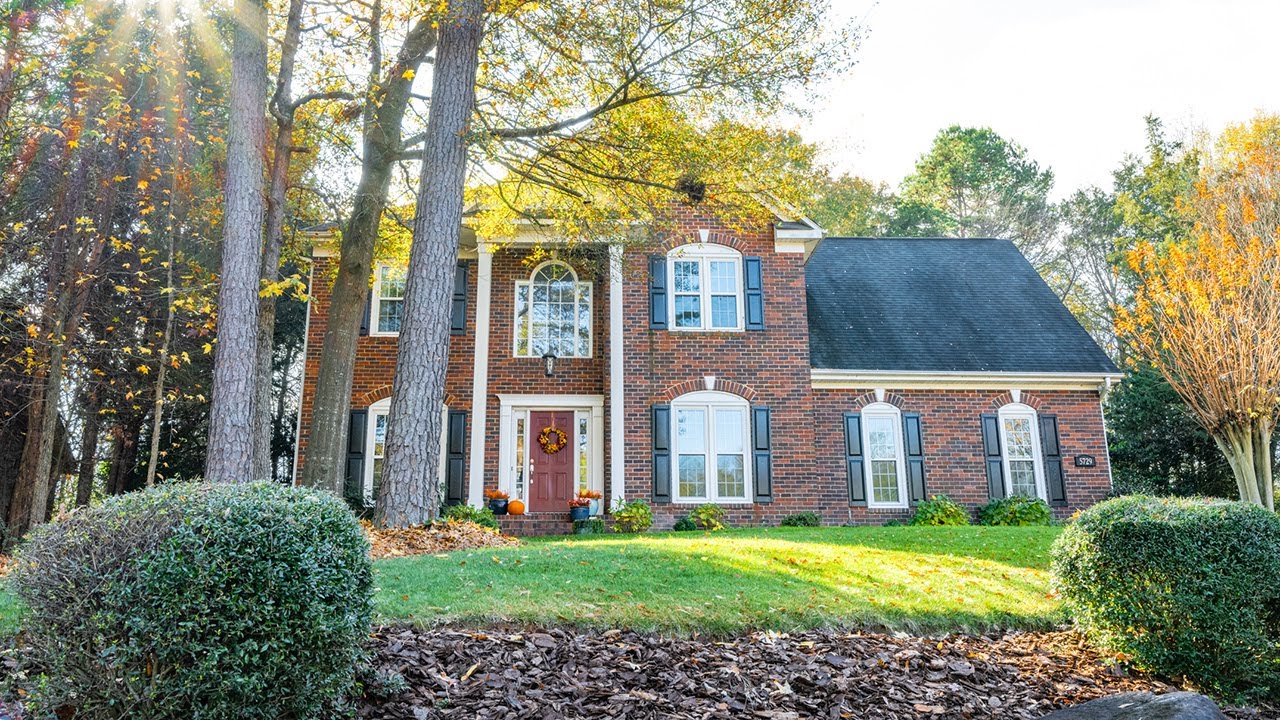 $569,000 | 5729 Woodridge Ct NW, Concord, NC 28027 | Charlotte NC Real Estate