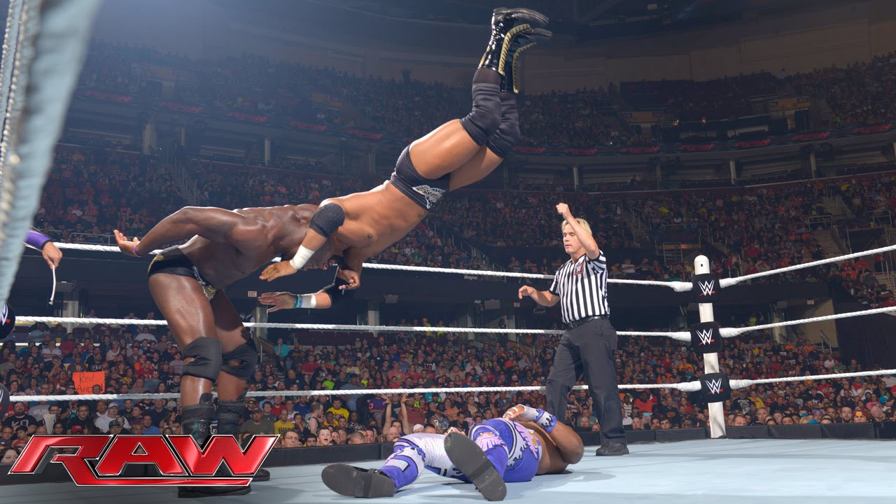 Невилл и игроки Prime Time против The New Day: Raw, 15 июня 2015 г.