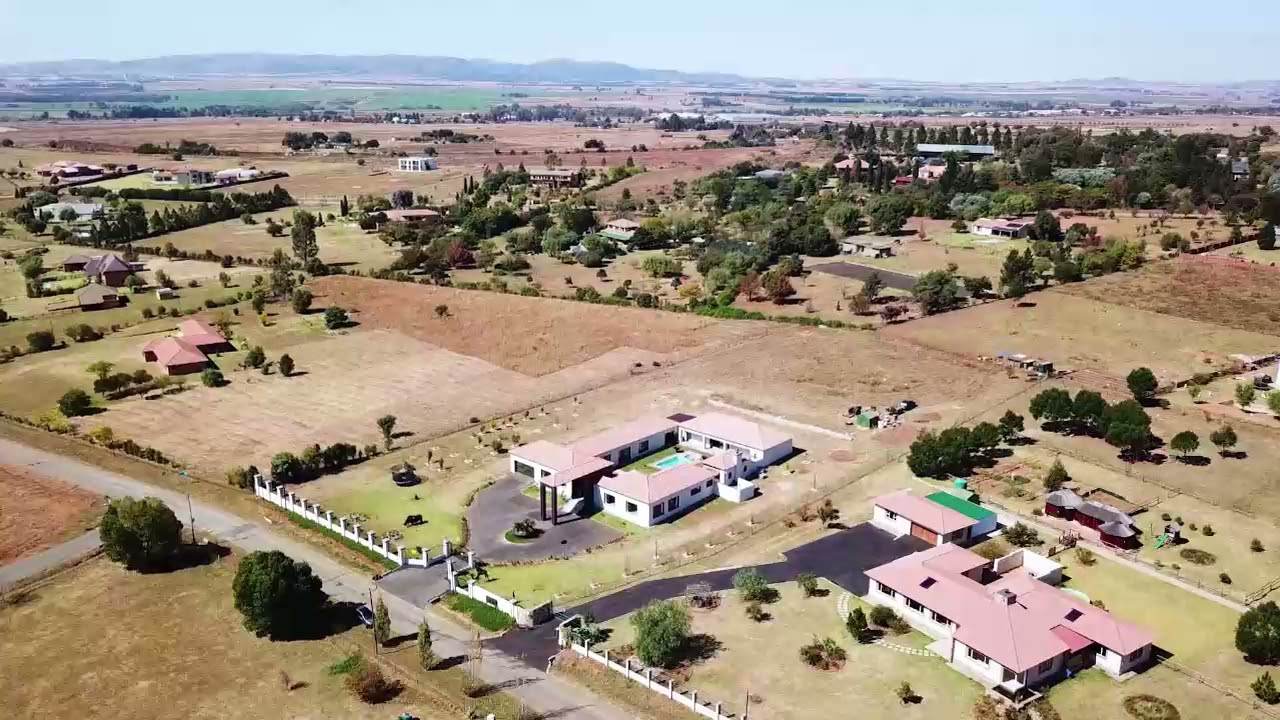 Empress Realty Ultra Modern 4 Bedroom house For Sale Blue Saddle Ranches