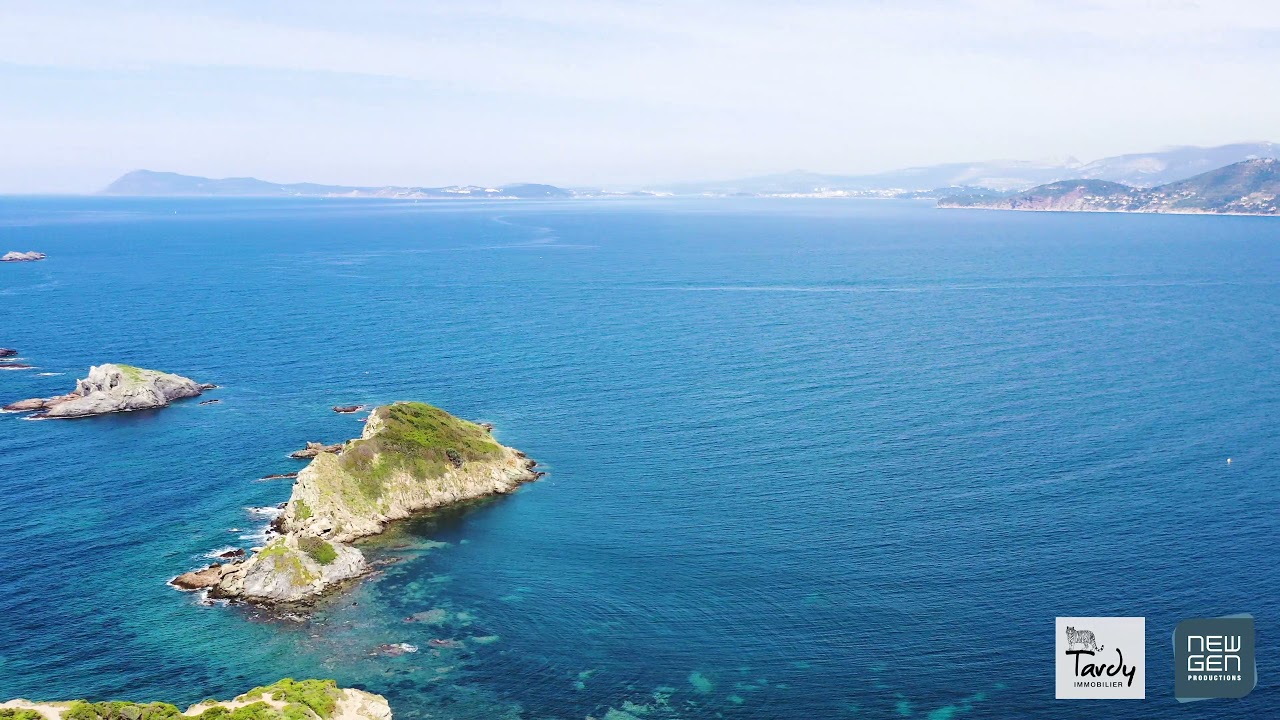 [A Vendre] - GIENS - Villa, pieds dans l'eau