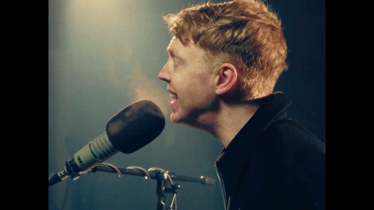 Ynys - Gyda Ni (Session Piano Byw / Live Piano Session)