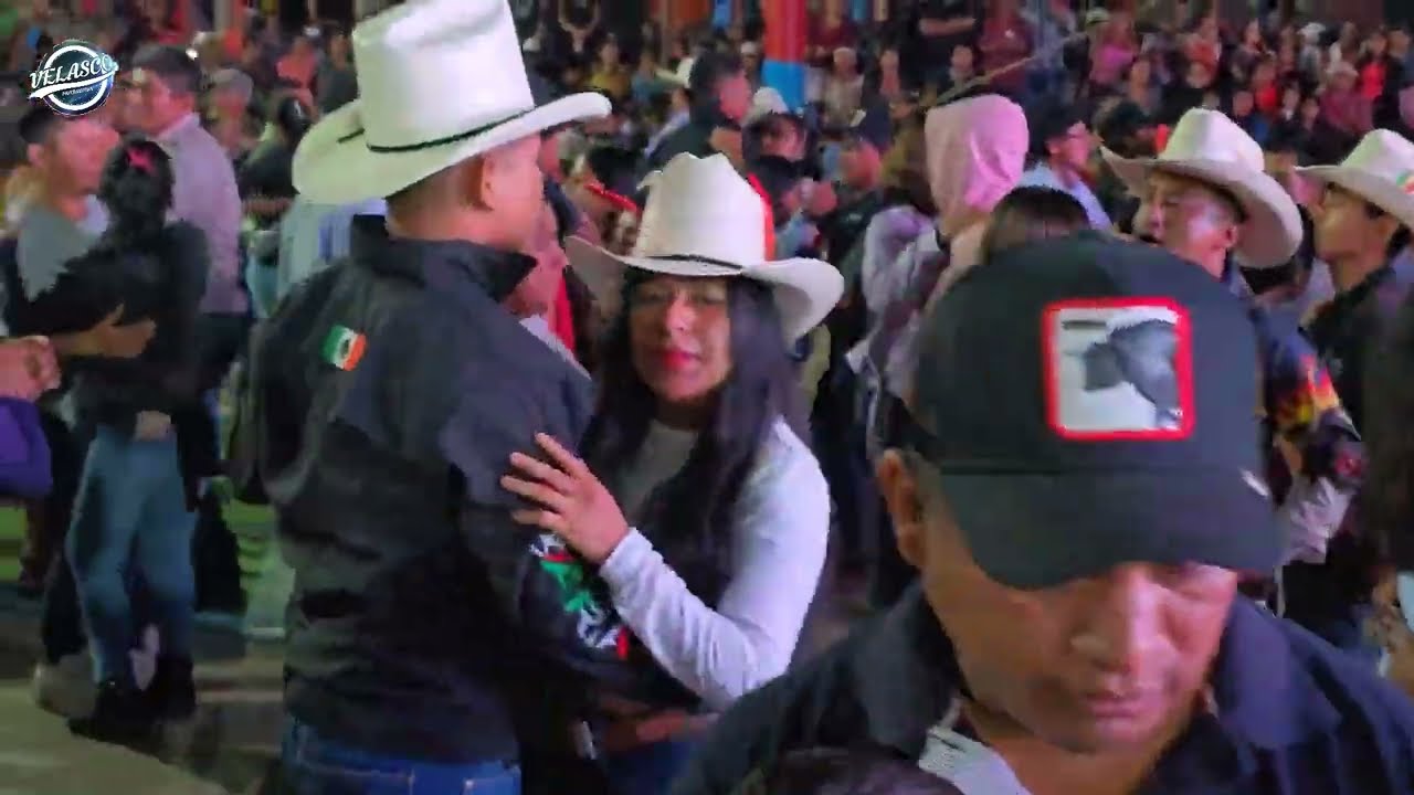 LOS TERRIBLES DEL NORTE GRAN BAILAZO DE FERIA ANUAL EN SAN JUAN COTZOCON MIXE