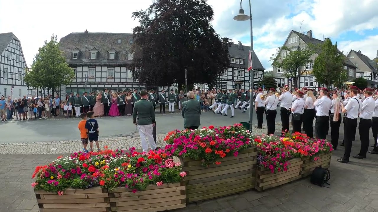 Schützenfest   Bad Fredeburg    2023   Festzug      17.07.2023