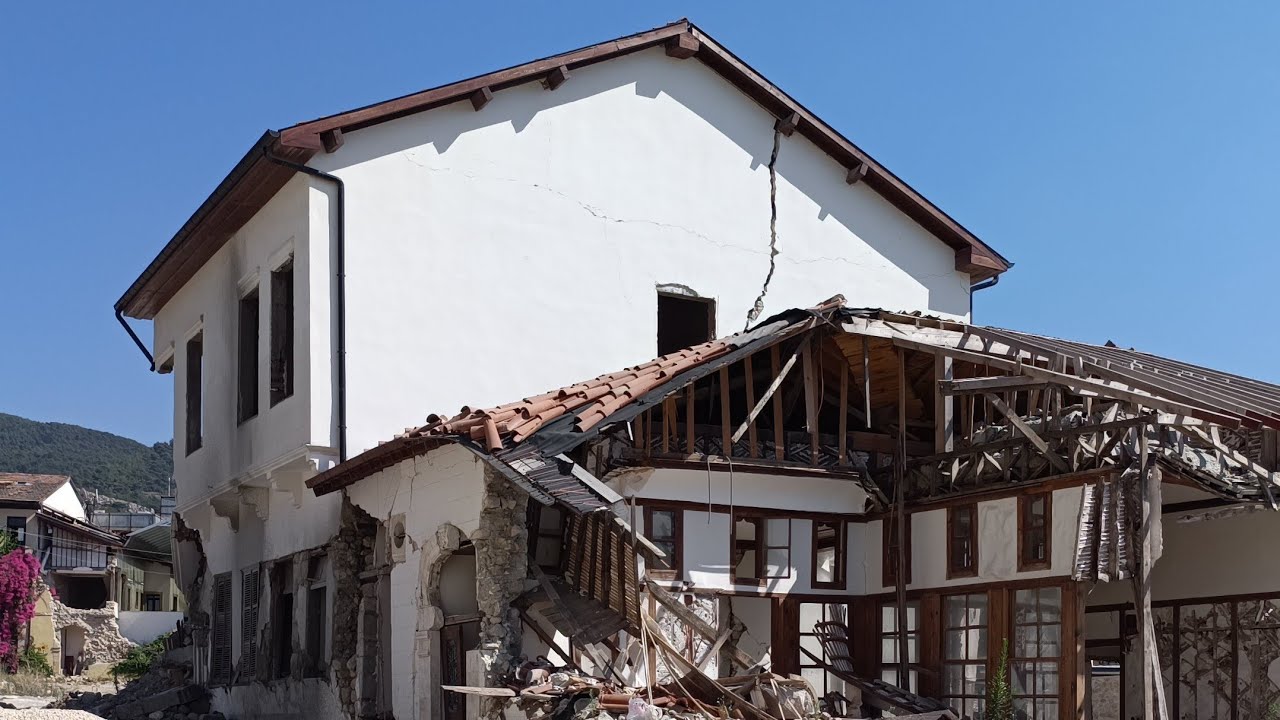 TARİHİ ANTAKYA EVLERİ. 6 ŞUBAT DEPREMİNDE YIKILAN EVLERİN İÇLER ACISI HALİ. #antakya #tarih