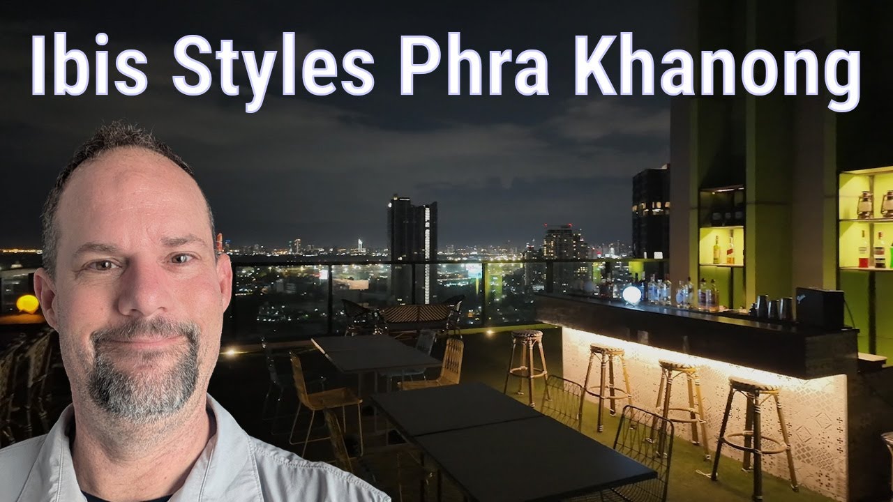 Обзор отеля ibis Styles Bangkok Sukhumvit Phra Kanong | Бар на крыше, бассейн, завтрак и магазин W