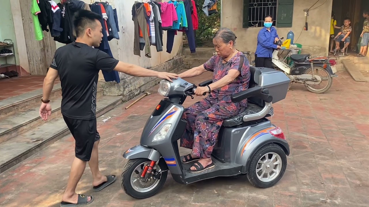Giao xe điện 3 bánh Super R nhập khẩu cao cấp 2021 . Liên hệ : 038.679.1998