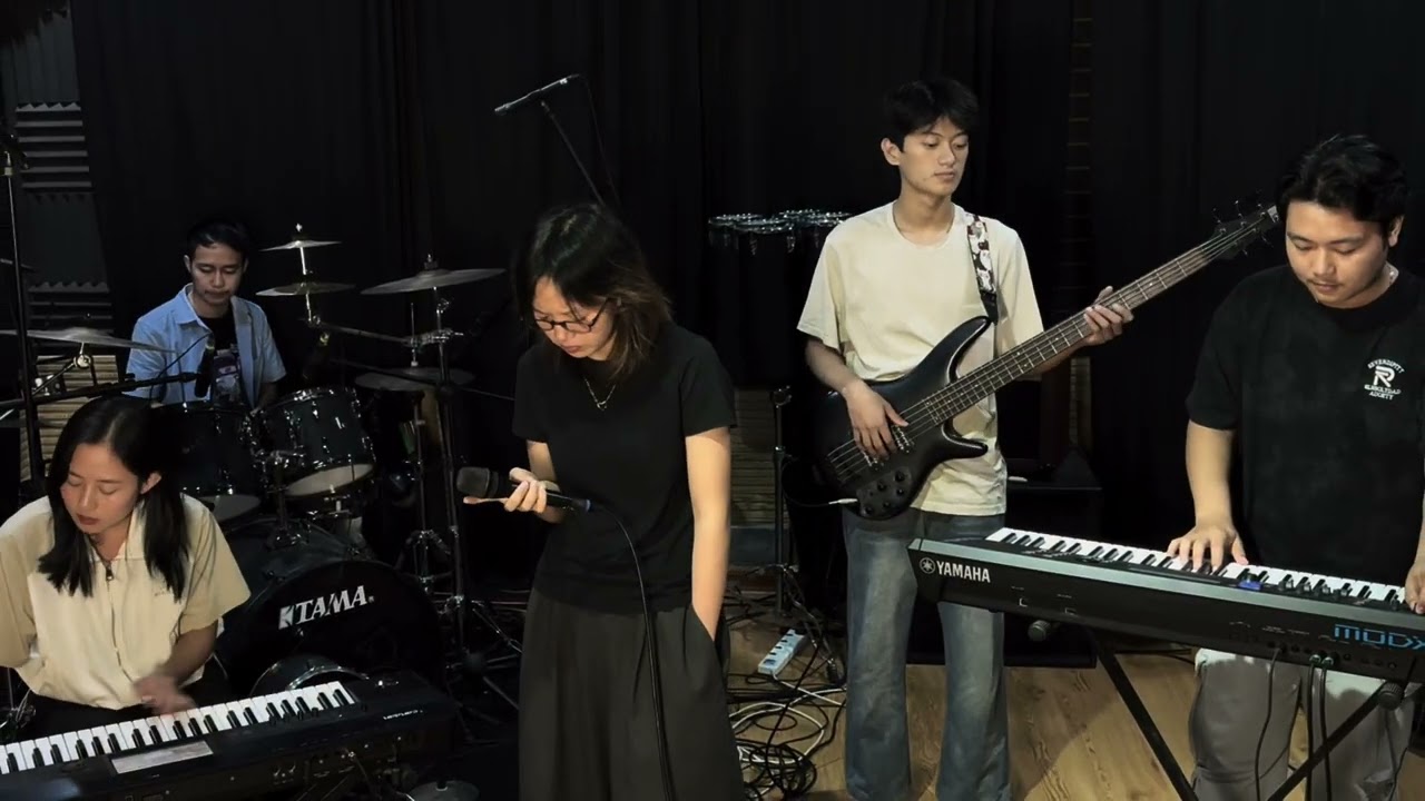 TharngeIV- Faraway so close (Live Cover)