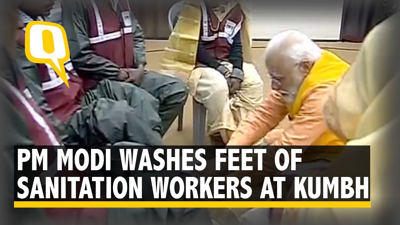 PM Modi Washes Feet of Sanitation Workers at Ardh Kumbh in Prayagraj | The Quint