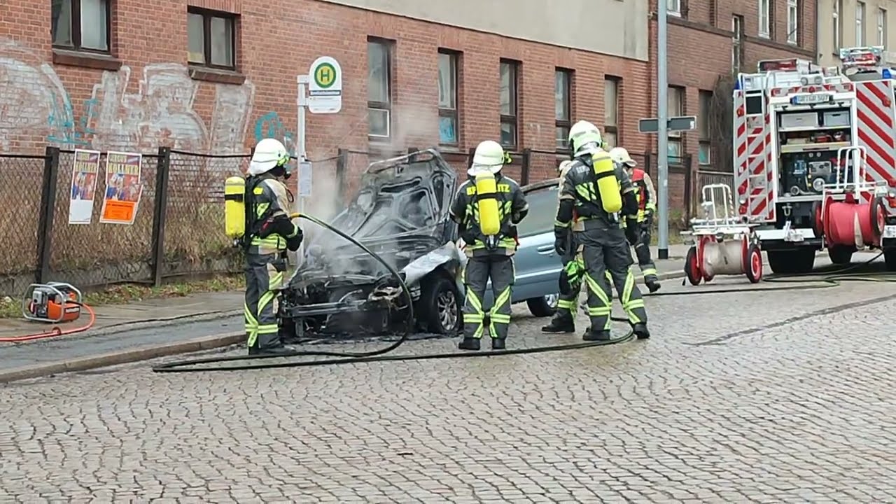 [PKW-Brand in Görlitz] Einsatz für die Berufsfeuerwehr Görlitz & Polizei