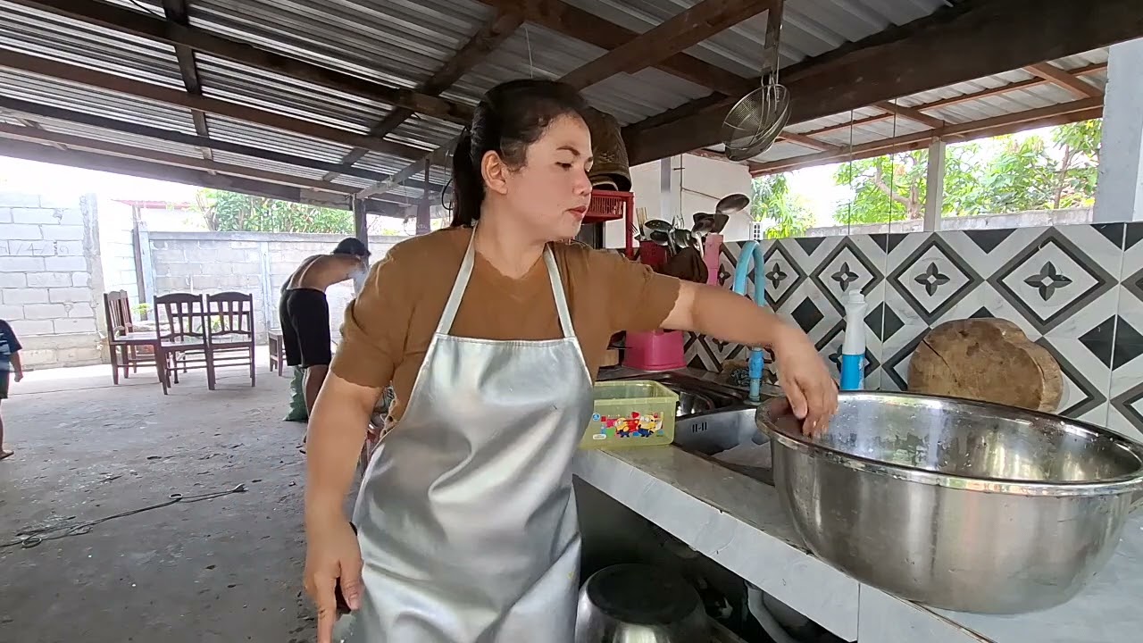 ไปเหมาเนื้อหมูเนื้อไก่ อัดตู้เย็นไว้กิน