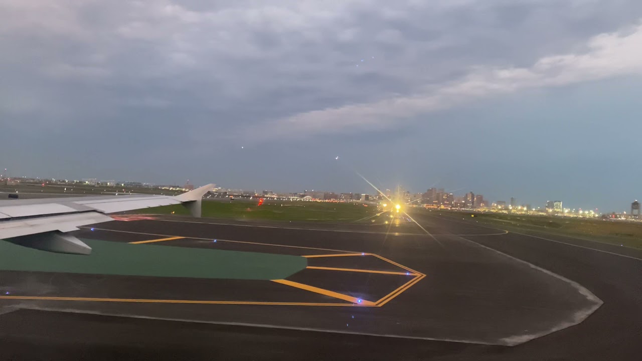 Jetblue A320 departing from Boston Logan International Airport (KBOS)