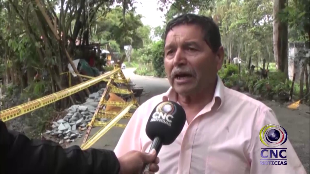 Dos Aguas, v&iacute;a al corregimiento La Mar&iacute;a, afectado por creciente del r&iacute;o