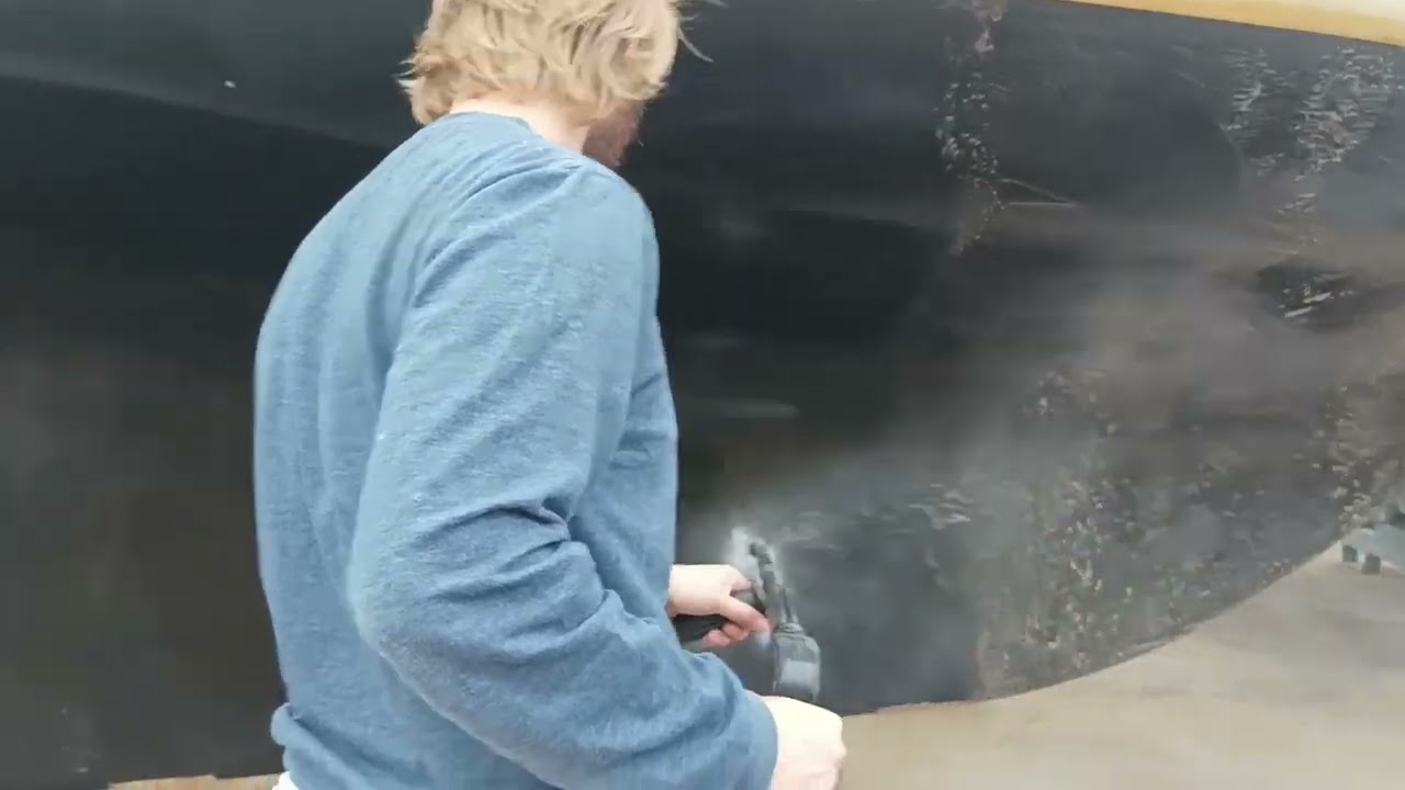 Marieholm met Hempel Silic One Antifouling Schoonmaken jaar 3