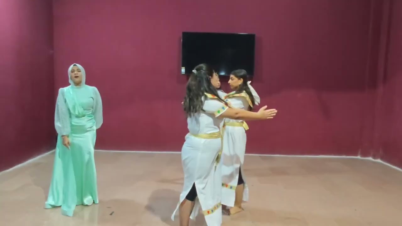 عرض فرعوني2 لفريق نبض الإلهام في المتحف المصري، غناء الطالبة ملك محمد