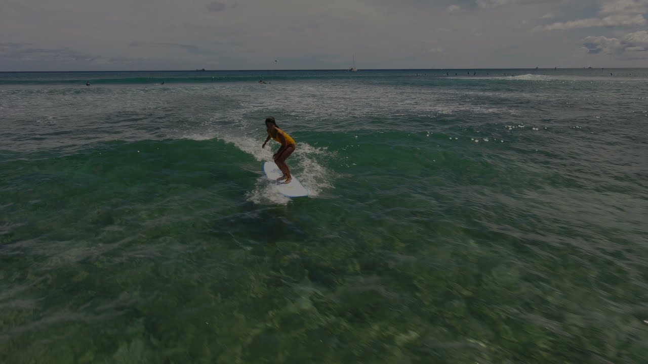 【4K Surfing Hawaii Oahu with drone】#alamoana #alamoanabeach #ハワイ旅行 #ハワイ動画 #オアフ島 #サーフィン