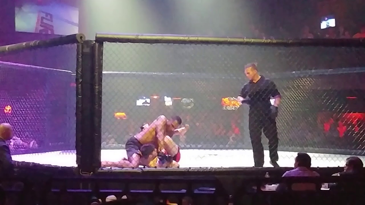 David Punch title defense 4Mar18 1st round