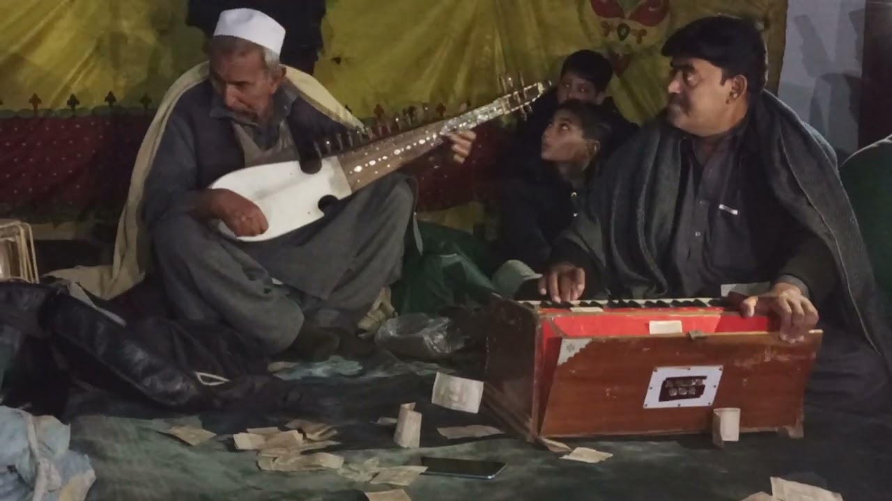 raza che keno dora ka de karam par dabar.nice gahzal.and tapee of shokut ustaz .Fazal Amin.israr
