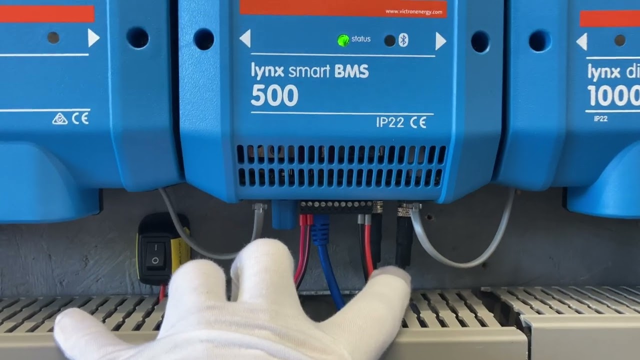 Victron Multiplus II & Fronius Symo - OFFgrid/Microgrid i ONgrid - odc 4. Lynx Smart BMS - GX LTE
