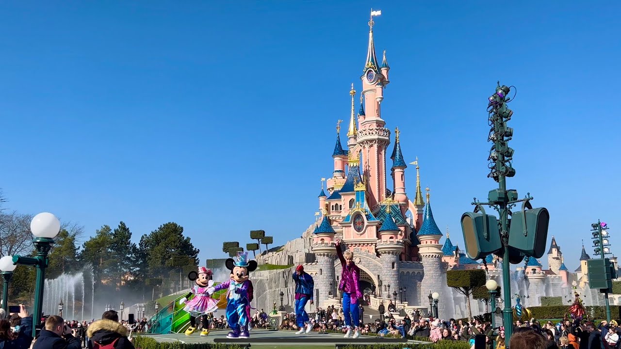 Dream… and Shine Brighter! | New 2022 | Disneyland Paris | 4K 60 FPS