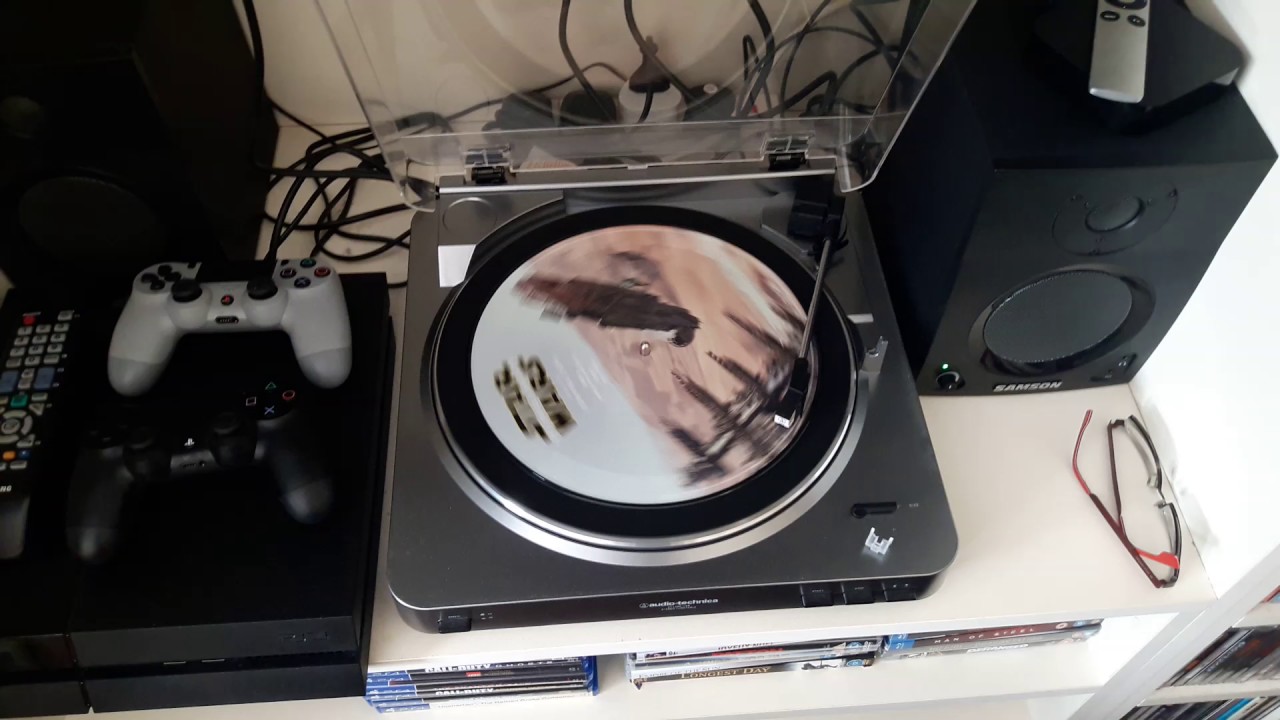 'Rey's Theme' blasting out of the record player. Feb 23, 17/Shout out to Daisy