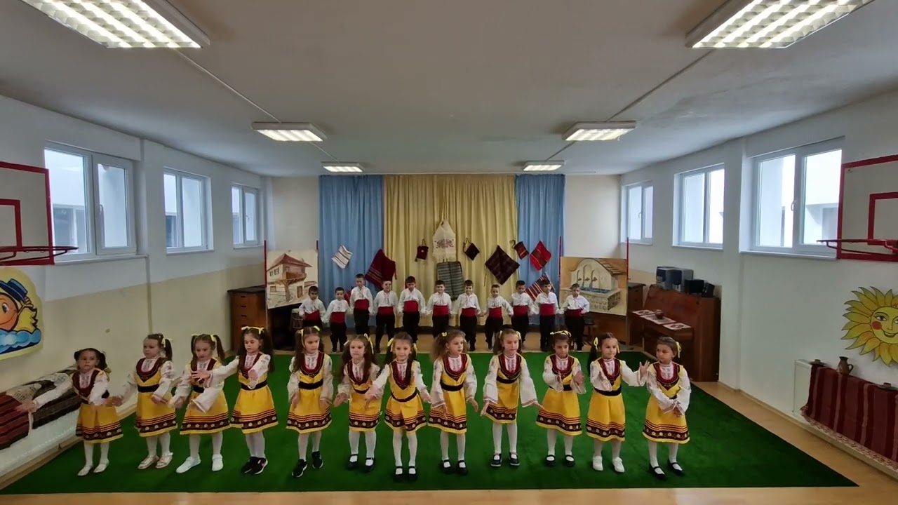 Танц   Заигра се хоро голямо, група Светулки, град Пловдив, ДГ Светлина