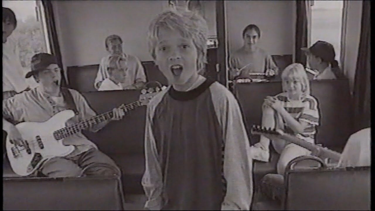 Jorden er rund / Laus Høybye / Krumme (video-version)