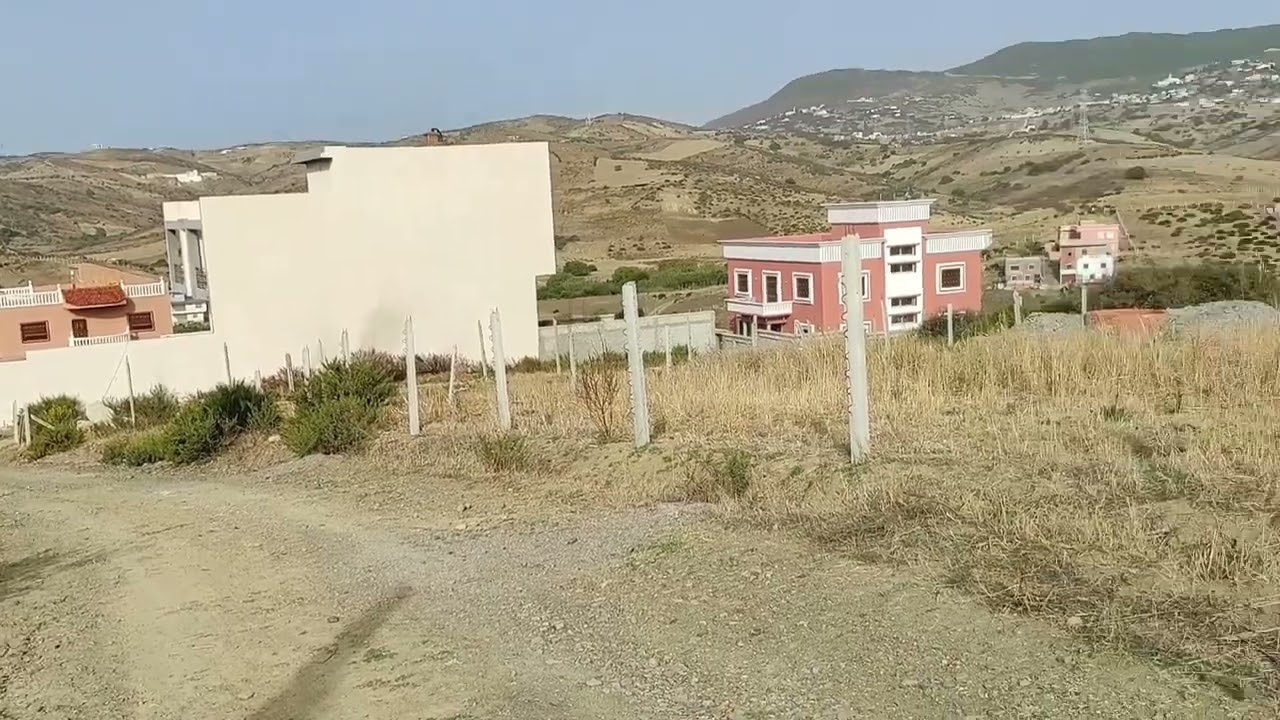 همزة ارض محفظة للبيع فمنطقة واداليان تطل على البحر عن بعد موقع بانورامي0634148738
