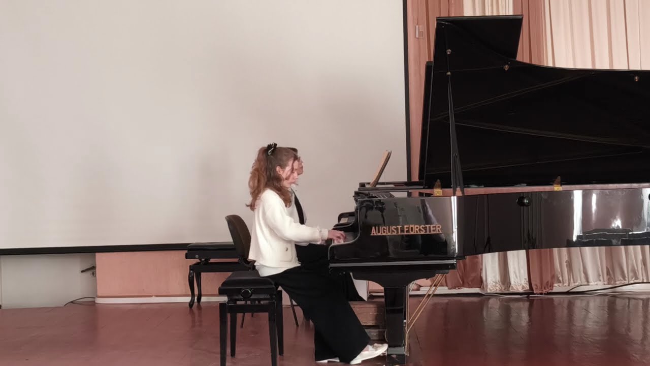 Й. Гайдн Концерт ре-мажор для фортепіано з оркестром. Виконує Марія Векленко,  акк. Олена Нагорна
