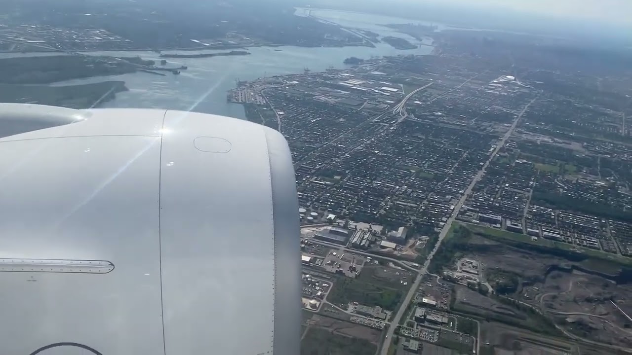 Atterrissage à Montréal à l'aéroport Trudeau via Paris Cdg avec air france boeing 777-300