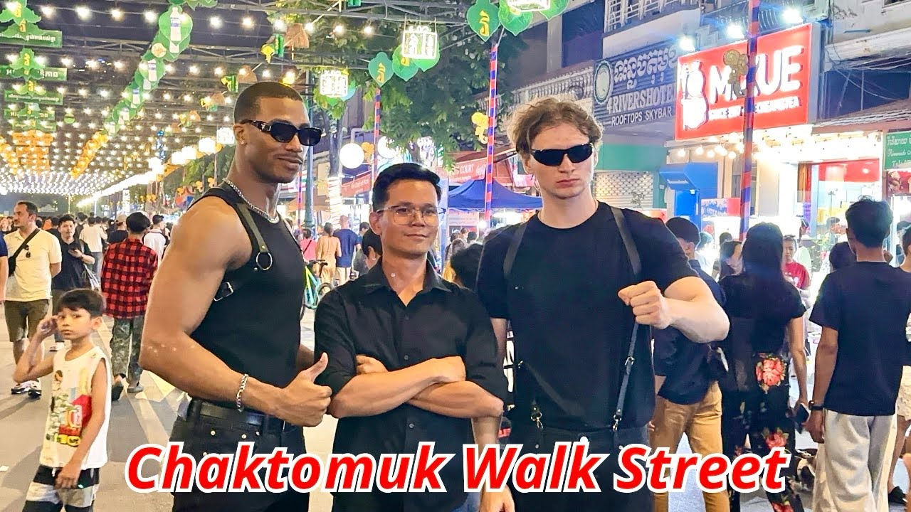 Phnom Penh’s Vibrant Nightlife: Chatomuk Walking Street Experience 🇰🇭