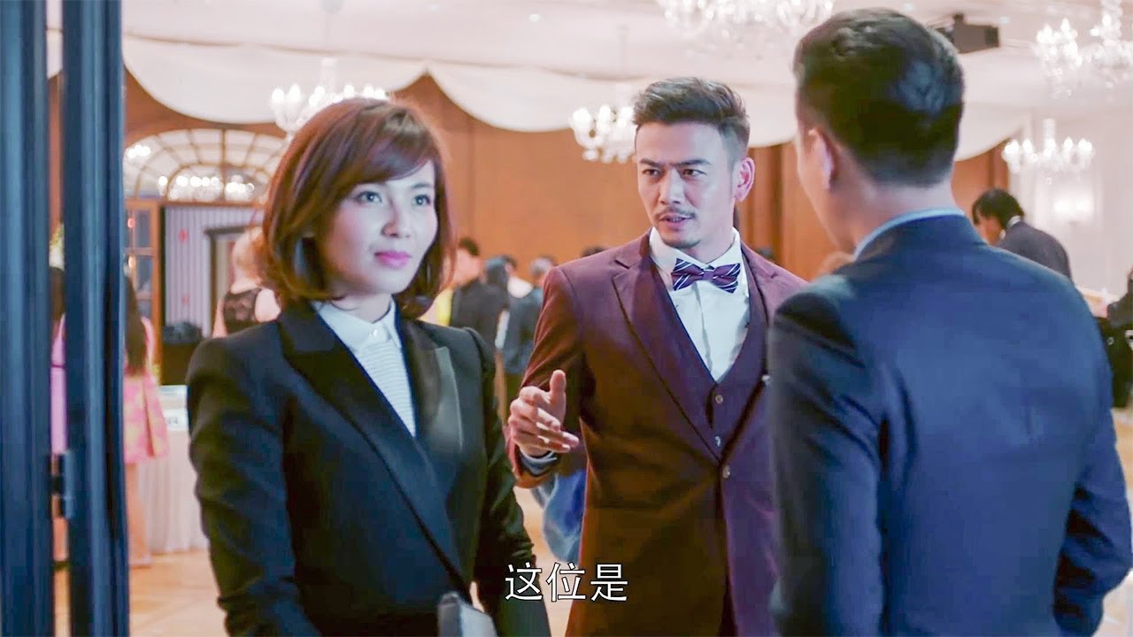 Он влюбился в нее с первого взгляда💖