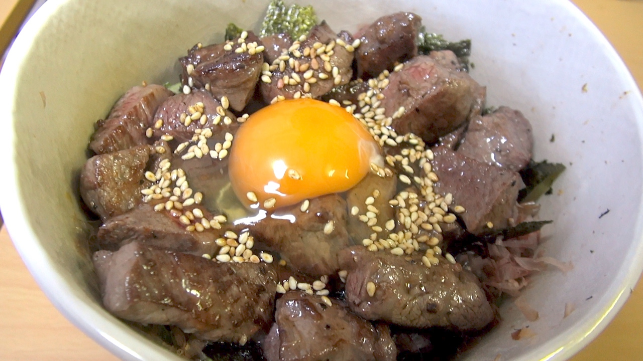 【究極の卵かけご飯】サイコロステーキ。最強。