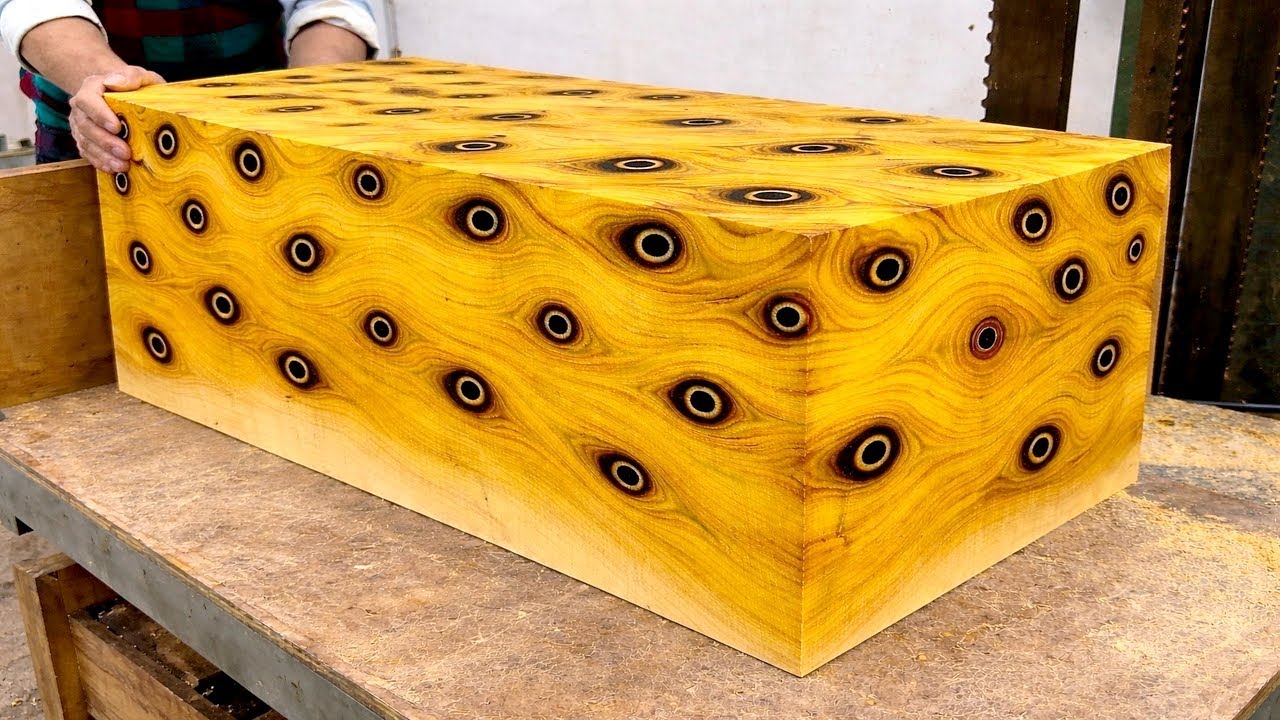 Hundred Eyed Wood &ndash;The Artisan Transforms Wood Knots Into A Magnificent Vase!! Masterpiece Of Nature
