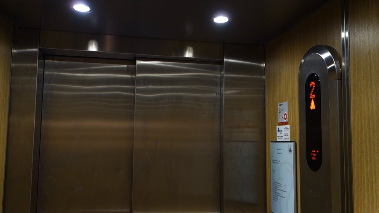 EPIC! KONE (mod.) Roped Hydraulic Elevator @ Slaggatan 13, Falun, Sweden.