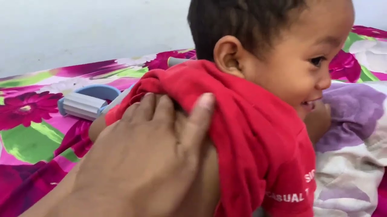 UMAR SUKA DIGARUK SEBELUM TIDUR