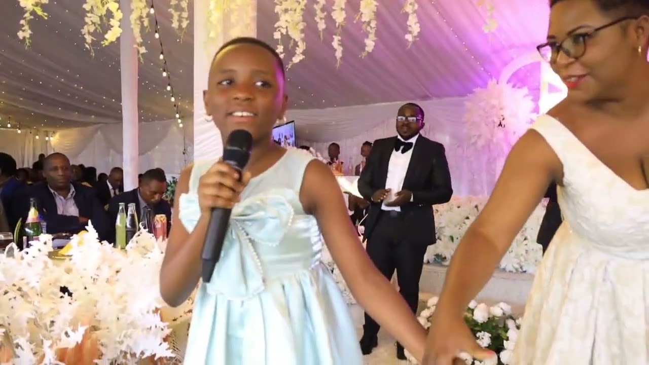 i Musanze Louange yasusurukije ubukwe bose barishima 🥰🔥