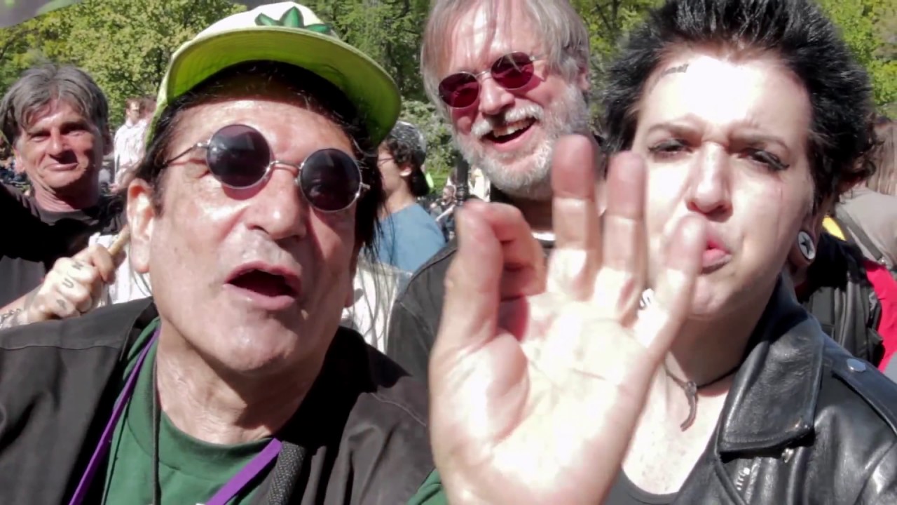 DIONNA (AVENUE X) AND DAVID PEEL  THE POPE SMOKES DOPE