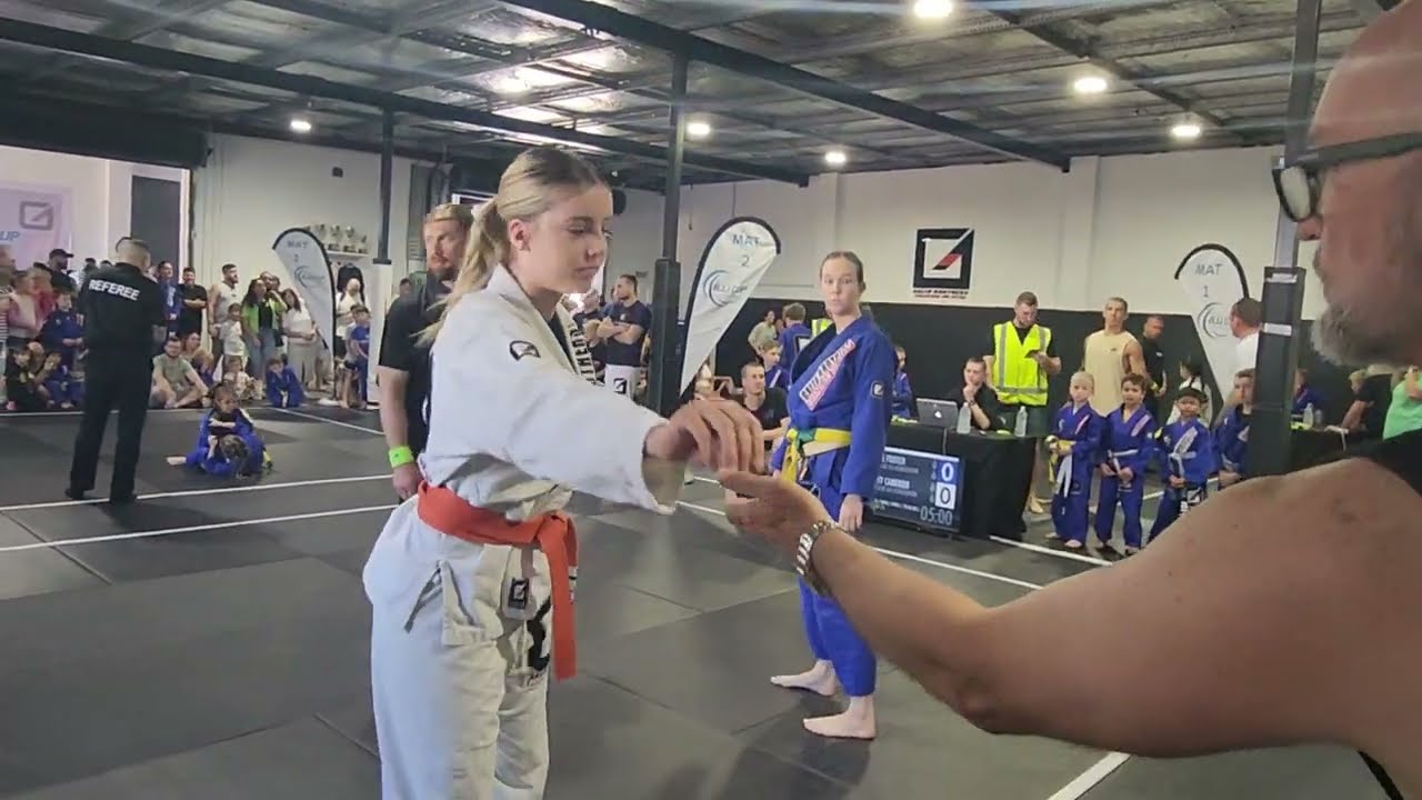 Round 1 Galeb fight girls bjj gold coast