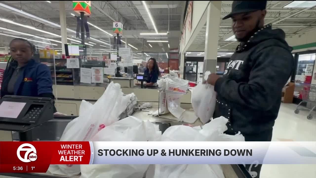 Metro Detroiters stock up on groceries ahead of weekend winter storm
