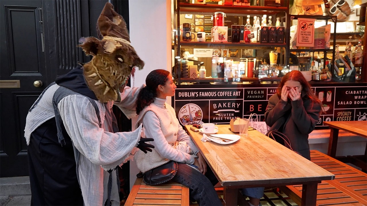 Scarecrow is Behind you prank