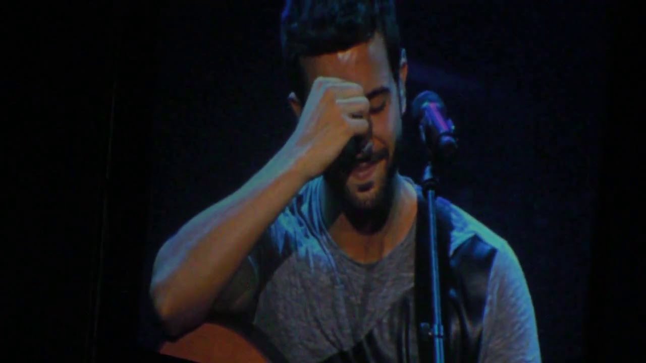 Pablo Alborán Llora de Emoción en Alicante 2015