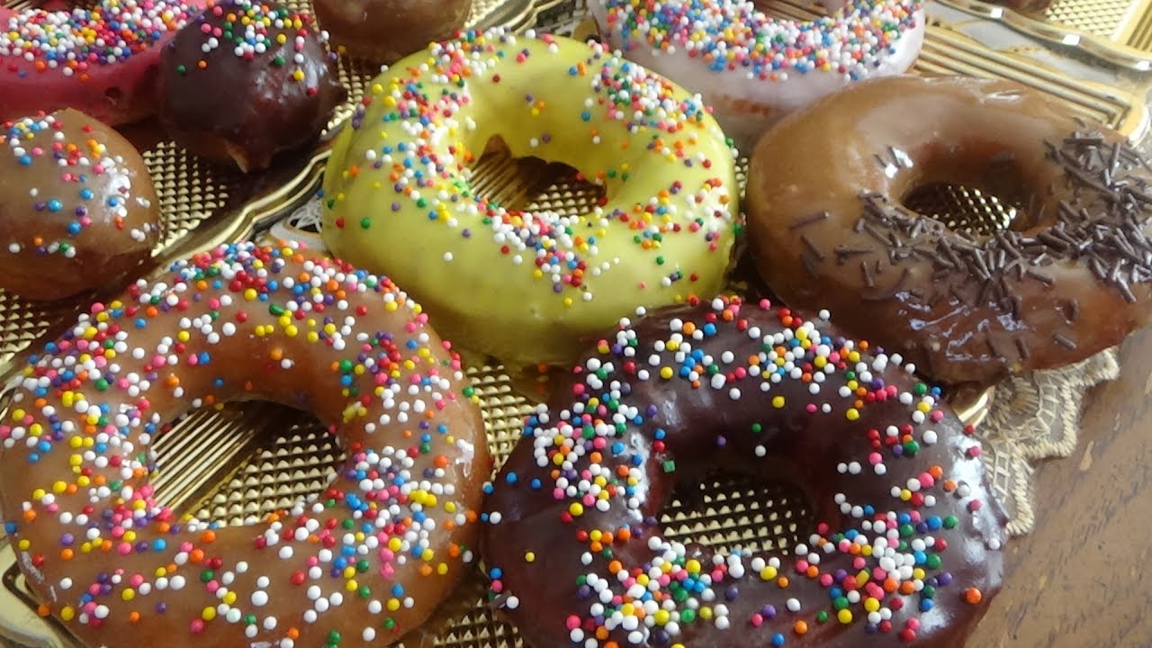 Les Donuts ou les beignes  /بينيي أو دونات مع الوصفة الصحيحة مثل المحلات ذوق راااااااائع