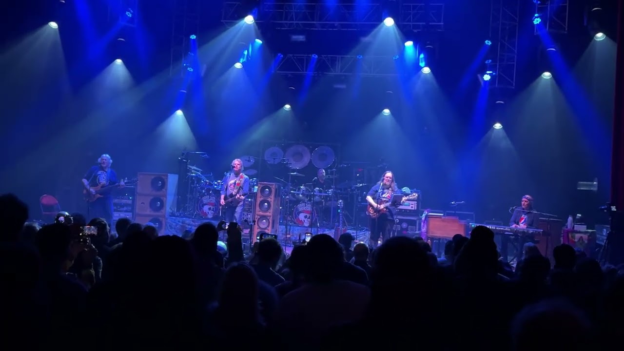 Dark Star Orchestra- 1/2/26 Capital Theatre Portchester, Not Fade audience- Knockin On Heavens Door 