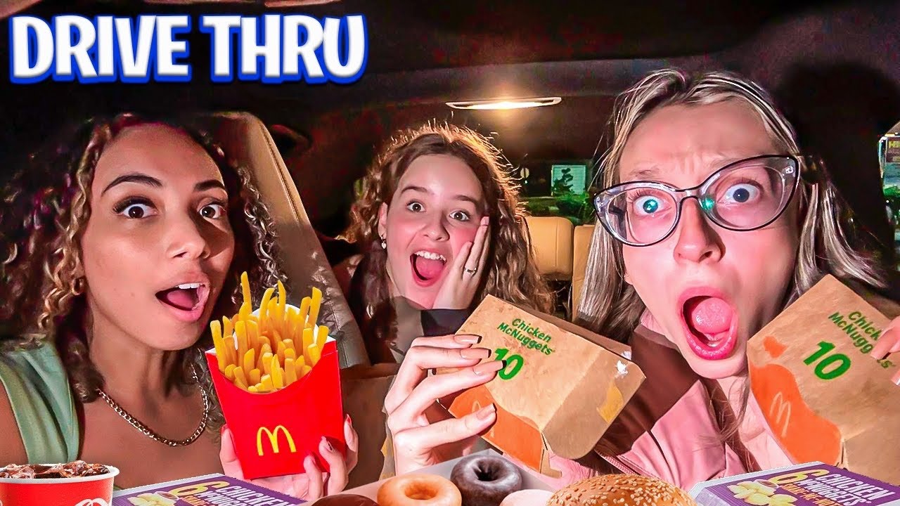 PEDINDO E COMENDO TUDO QUE A PESSOA DA FRENTE PEDIU NO DRIVE THRU  COM LARI FREITAS E FABIANA LANDIM