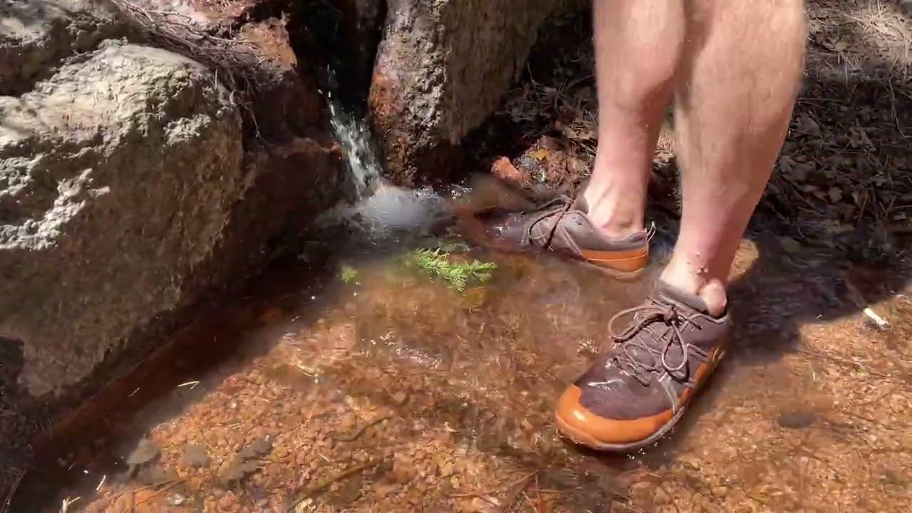 Тест на водонепроницаемость кроссовок Xero Shoes Scrambler Trail Low (быстрый тест)