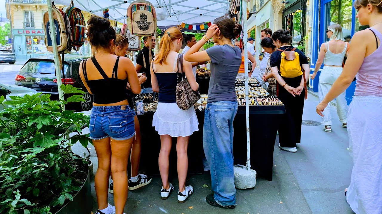 Paris France🇨🇵FLEA MARKET in PARIS🪞BROCANTE🏺ANTIQUE old Things🪑Street sale shopping🖼4KHDR Thrifting